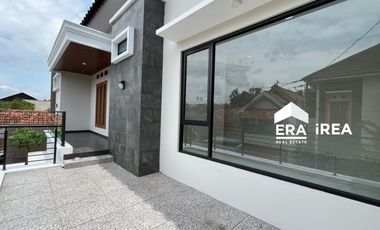DIJUAL RUMAH BARU 2 LANTAI DI SOLO SUMBER DEKAT GRAHA SABA BUANA