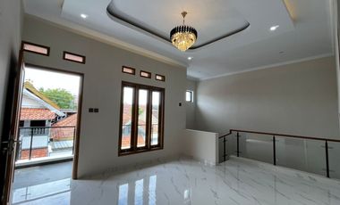 DIJUAL RUMAH BARU 2 LANTAI DI SOLO SUMBER DEKAT GRAHA SABA BUANA