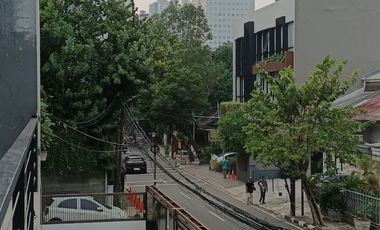 Dijual Rumah 3 Tingkat di Setiabudi, Cocok untuk Hunian, Kantor, Tempat Usaha