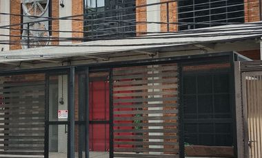 Dijual Rumah 3 Tingkat di Setiabudi, Cocok untuk Hunian, Kantor, Tempat Usaha