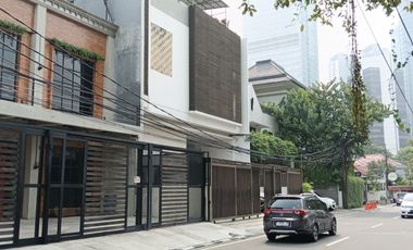 Dijual Rumah 3 Tingkat di Setiabudi, Cocok untuk Hunian, Kantor, Tempat Usaha