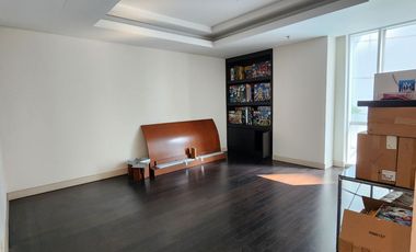 Apartemen Regatta Pluit 3+1BR Private Lift Semi Furnished PPJB Sea View