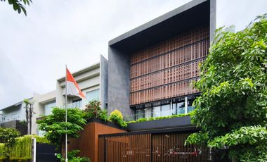 DIJUAL RUMAH MEWAH PIK FULL FURNISH ADA SWIMMING POOL