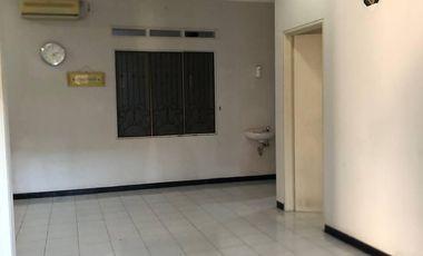 RUMAH CITRA SENTOSA LAKARSANTRI  Siap Huni, Row 2.5 Mobil