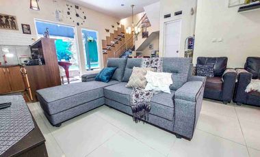 DIJUAL VILLA AKTIF DI DEWI SARTIKA BATU MALANG 2 LANTAI DAN KOLAM RENANG