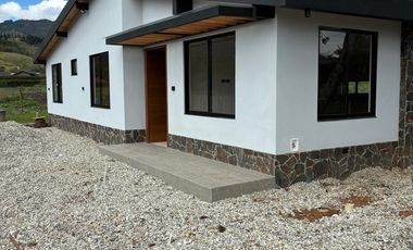 SE ARRIENDA CASA FINCA EN PARCELACIÓN, SECTOR EL TABLAZO. RIONEGRO