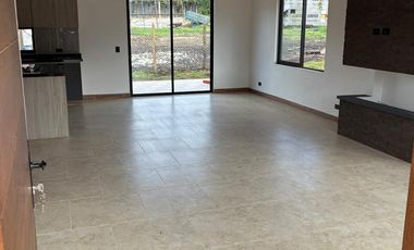 SE ARRIENDA CASA FINCA EN PARCELACIÓN, SECTOR EL TABLAZO. RIONEGRO