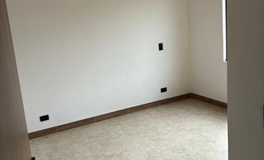 SE ARRIENDA CASA FINCA EN PARCELACIÓN, SECTOR EL TABLAZO. RIONEGRO