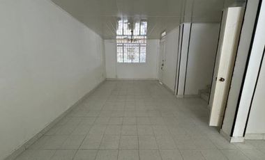 ARRIENDO CASA DE 2 PISOS, BARRIO GUADUALES