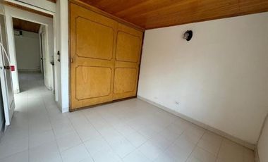 ARRIENDO CASA DE 2 PISOS, BARRIO GUADUALES