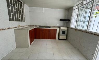 ARRIENDO CASA DE 2 PISOS, BARRIO GUADUALES
