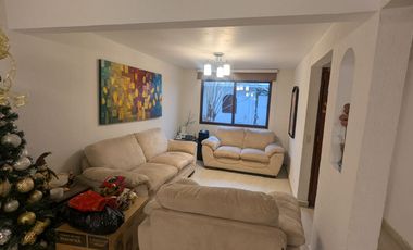 PRECIOSA CASA EN PRIVADA REMODELADA EN HACIENDA DEL PARQUE