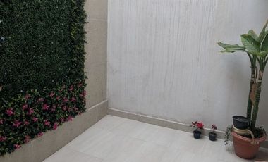 PRECIOSA CASA EN PRIVADA REMODELADA EN HACIENDA DEL PARQUE