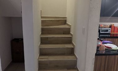 PRECIOSA CASA EN PRIVADA REMODELADA EN HACIENDA DEL PARQUE