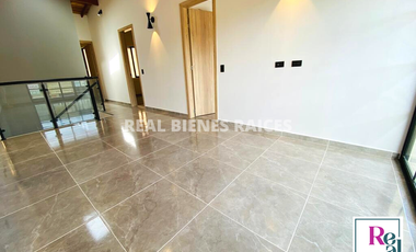 Se arrienda hermosa casa moderna en unidad abierta