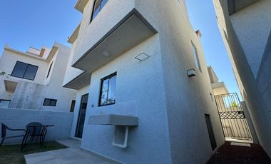 Amplia Casa de 3 Recamaras con Excelente Ubicación a 10 Mins de Plaza Explanada Pachuca.