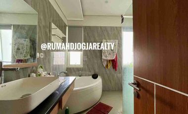 Rumah Mewah Full Furnish Di Perumahan Elite JL. Parangtritis km 5 Sewon