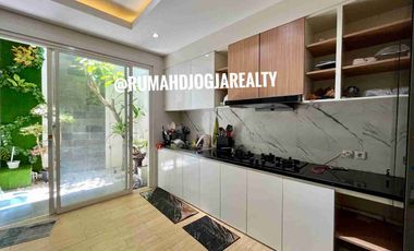 Rumah Mewah Full Furnish Di Perumahan Elite JL. Parangtritis km 5 Sewon