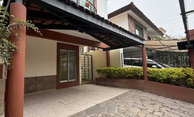 Casa en venta en el Boulevard de Jardín Real Zapopan, Zona Real