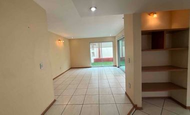 Casa en venta en el Boulevard de Jardín Real Zapopan, Zona Real