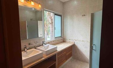 Casa en venta en el Boulevard de Jardín Real Zapopan, Zona Real