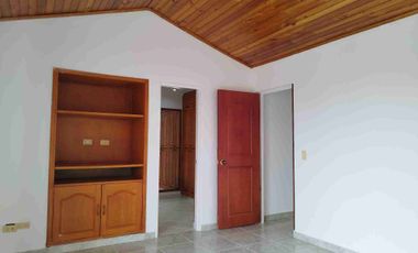 VENDO HERMOSA CASA EN EL ENCANTO EXCELENTE UBICACIÓN.