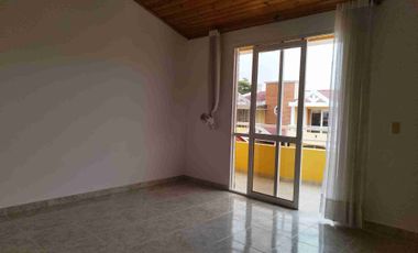 VENDO HERMOSA CASA EN EL ENCANTO EXCELENTE UBICACIÓN.