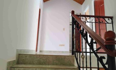 VENDO HERMOSA CASA EN EL ENCANTO EXCELENTE UBICACIÓN.