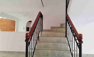 VENDO HERMOSA CASA EN EL ENCANTO EXCELENTE UBICACIÓN.