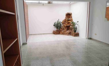 VENDO HERMOSA CASA EN EL ENCANTO EXCELENTE UBICACIÓN.