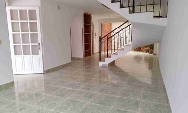 VENDO HERMOSA CASA EN EL ENCANTO EXCELENTE UBICACIÓN.