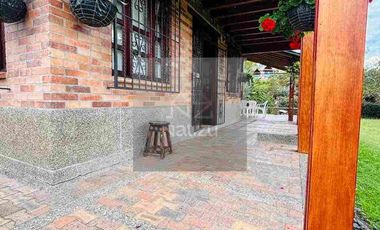 Finca en Carmen de Viboral, excelente ubicación, terreno plano