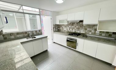 VENTA DUPLEX en la Gardenias SURCO 118 m2 3 Habitaciones 3 Baños 1 Est 1 Dep
