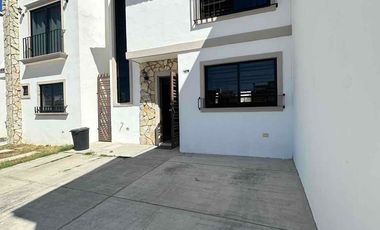 CASA AMUEBLADA FRACC AZUL MARINO