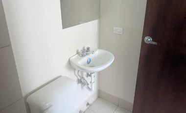 DEPARTAMENTO DE VENTA 2 DORMITORIOS DENTRO DE CONJUNTO CON SEGURIDAD EL BOSQUE QUITO