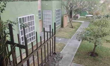 Casa de un nivel con albercas acepta crédito Infonavit se puede ampliar