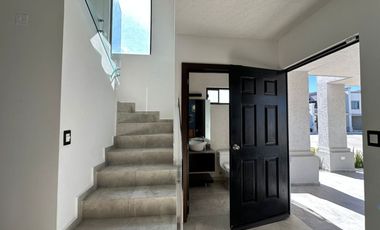 Casa en Privada con Vigilancia 24/7 a 1 hora de la CDMX.