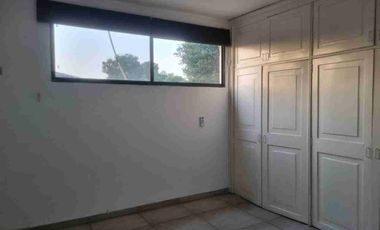 Se renta Departamento de 4 habitaciones