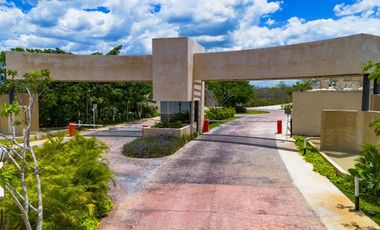 VENTA DE TERRENO RESIDENCIAL, ENTREAGA INMEDIATA, CHOLUL, ZONA NORTE DE MÉRIDA