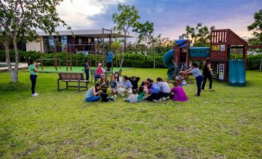 VENTA DE TERRENO RESIDENCIAL, ENTREAGA INMEDIATA, CHOLUL, ZONA NORTE DE MÉRIDA