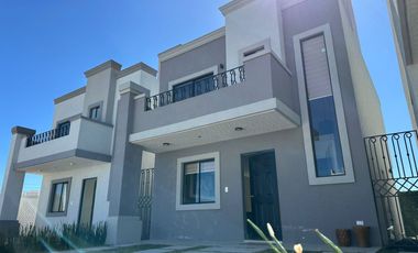 Casa Familiar con Diseño Minimalista cerca de Escuelas en Pachuca.