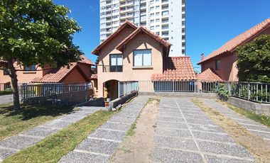 Se Vende Casa en Condominio Altos de Viña, a 5 minutos del centro de Viña
