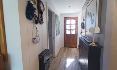 Se Vende Casa en Condominio Altos de Viña, a 5 minutos del centro de Viña