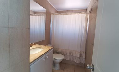 Se Vende Casa en Condominio Altos de Viña, a 5 minutos del centro de Viña