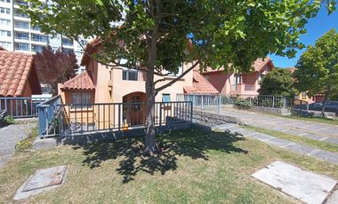 Se Vende Casa en Condominio Altos de Viña, a 5 minutos del centro de Viña