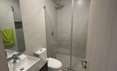 Arriendo departamento amoblado con balcon sector Republica del Salvador