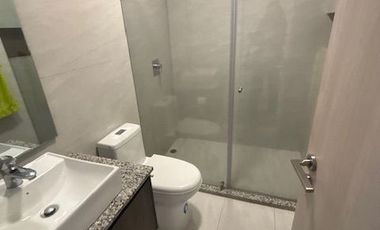 Arriendo departamento amoblado con balcon sector Republica del Salvador