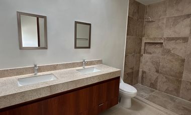 RENTA VILLA TIPO TOWNHOUSE EN CHOLUL. totalmente nueva.