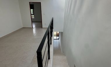 RENTA VILLA TIPO TOWNHOUSE EN CHOLUL. totalmente nueva.