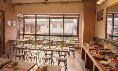 Low Rise 2 Bedroom Apartment in Malate with Wifi and Pool